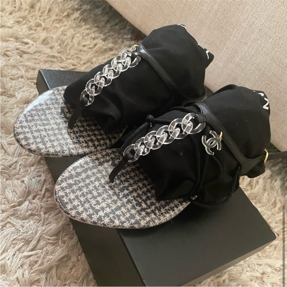 Chanel sandals - Picture 5 of 8